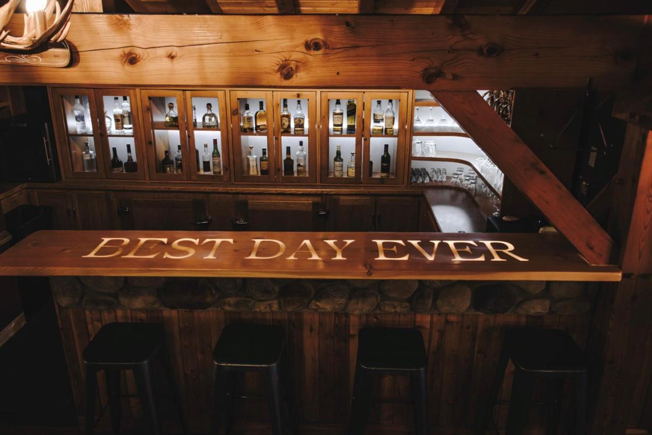 Heather Mountain Lodge Rogers Pass エクステリア 写真