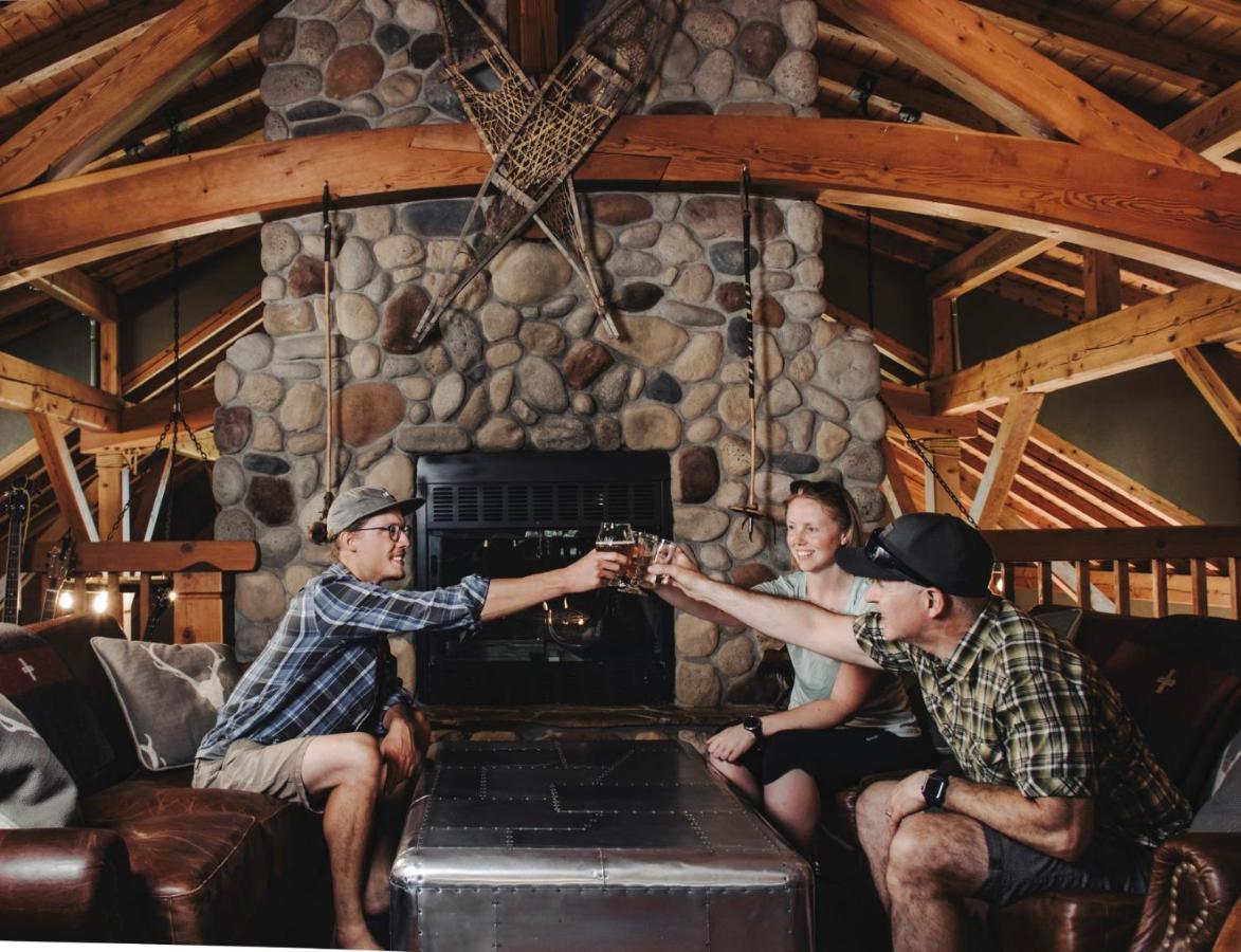 Heather Mountain Lodge Rogers Pass エクステリア 写真