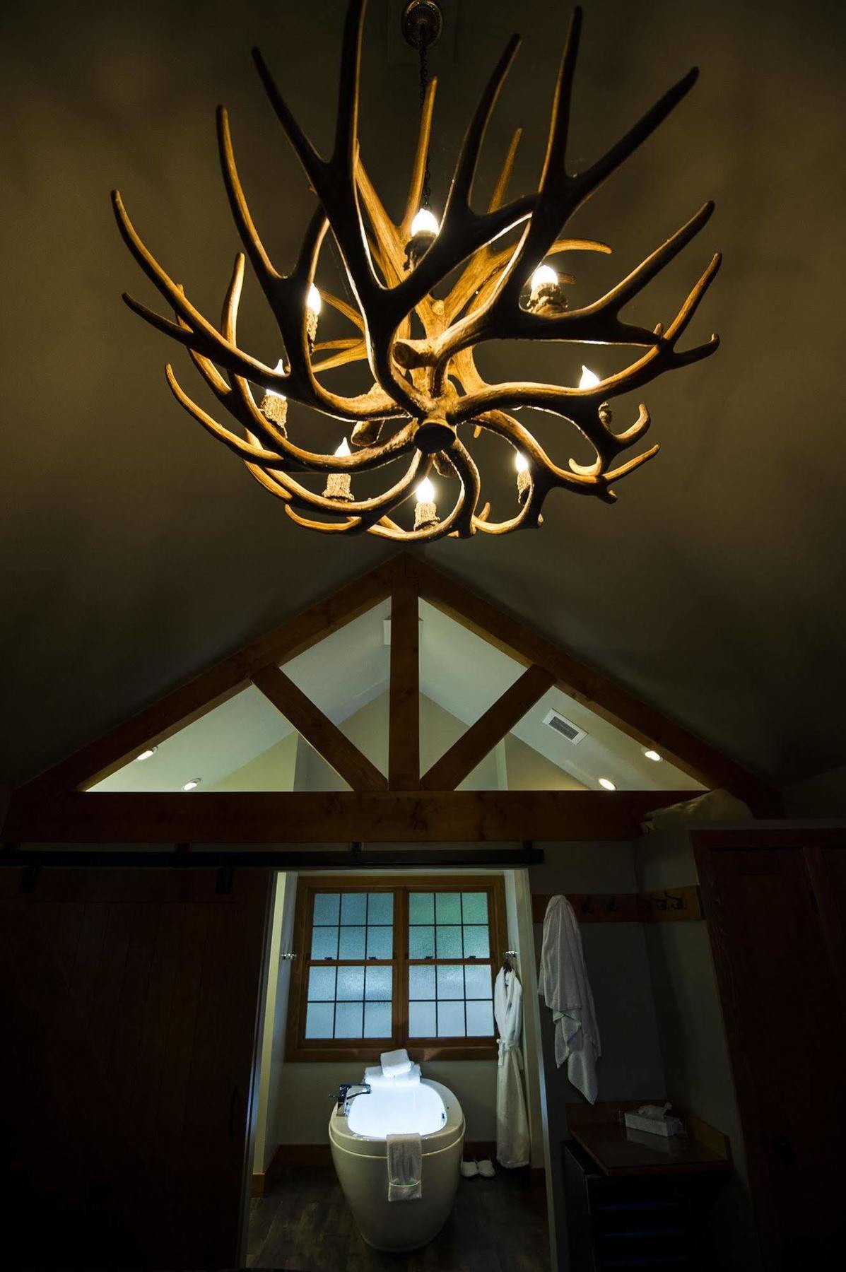 Heather Mountain Lodge Rogers Pass エクステリア 写真